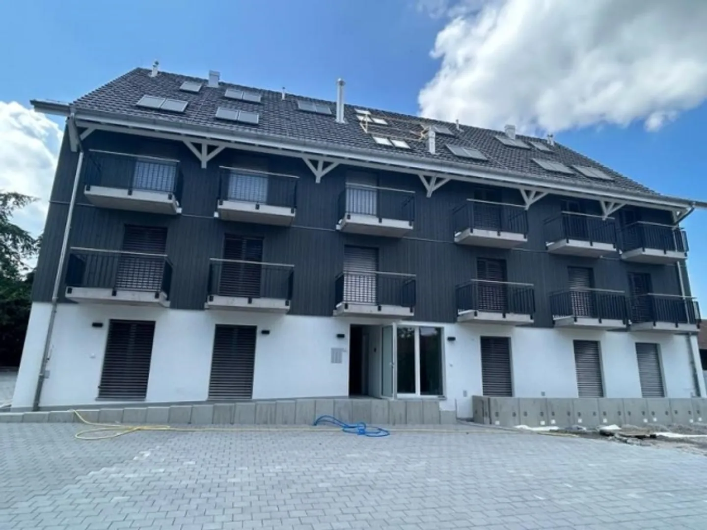 Appartements d'affaires près de l'aéroport - Photo 2 sur 7