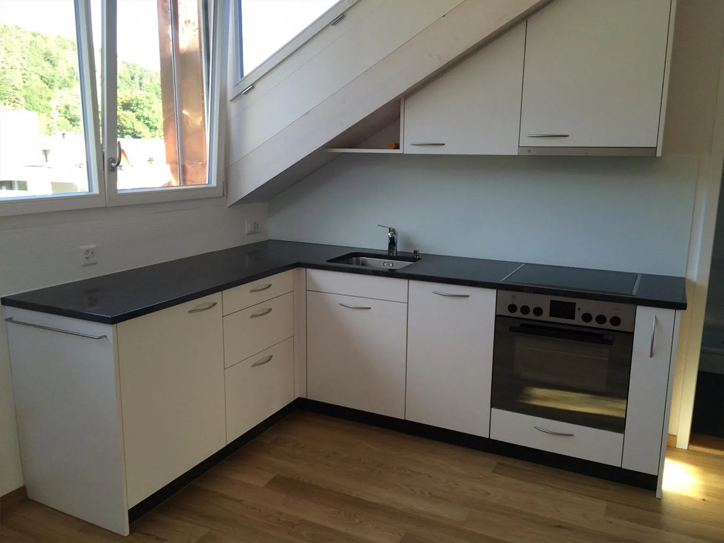 Appartement sous les toits lumineux - Photo 3 sur 11