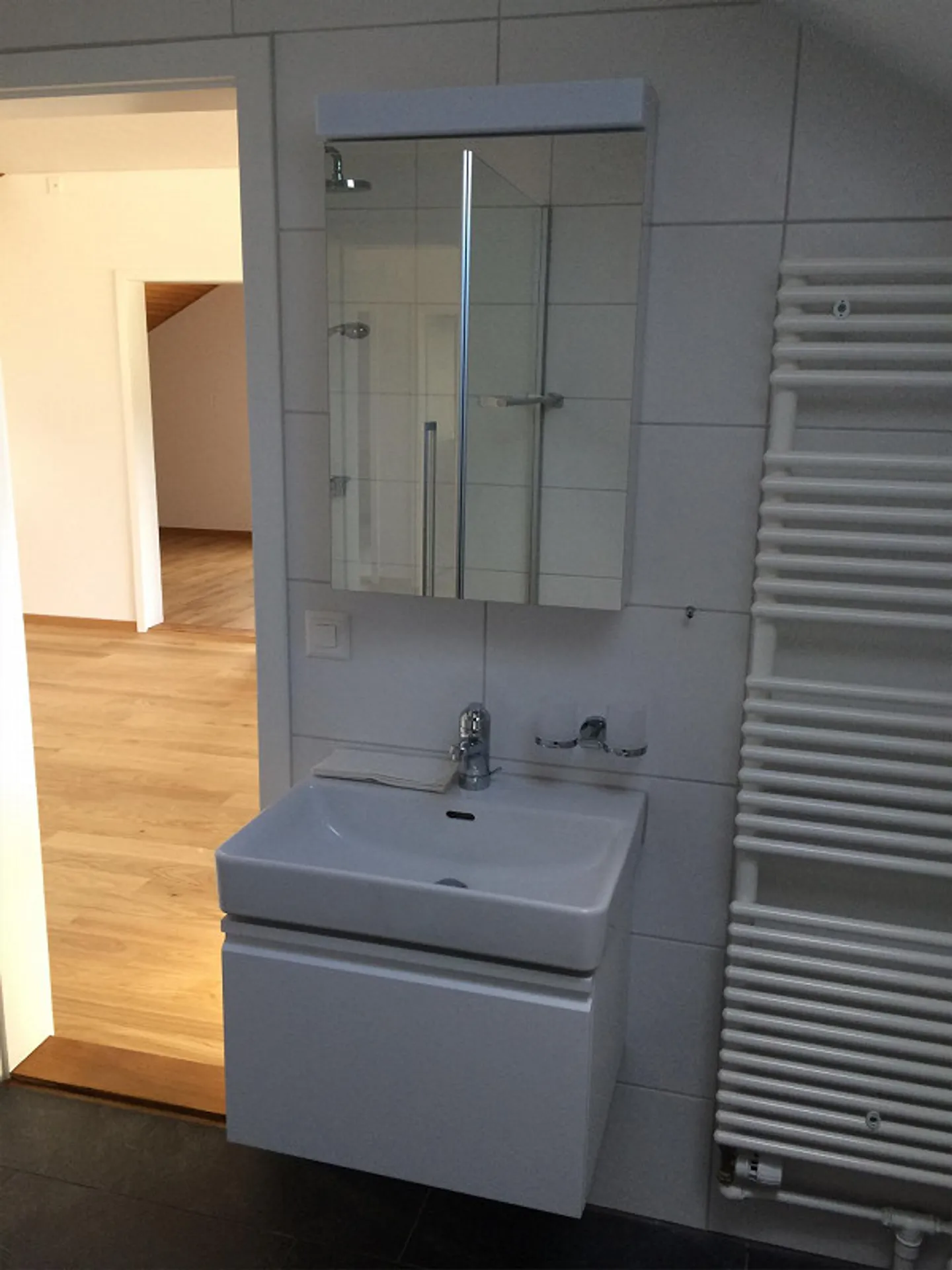 Appartement sous les toits lumineux - Photo 7 sur 11