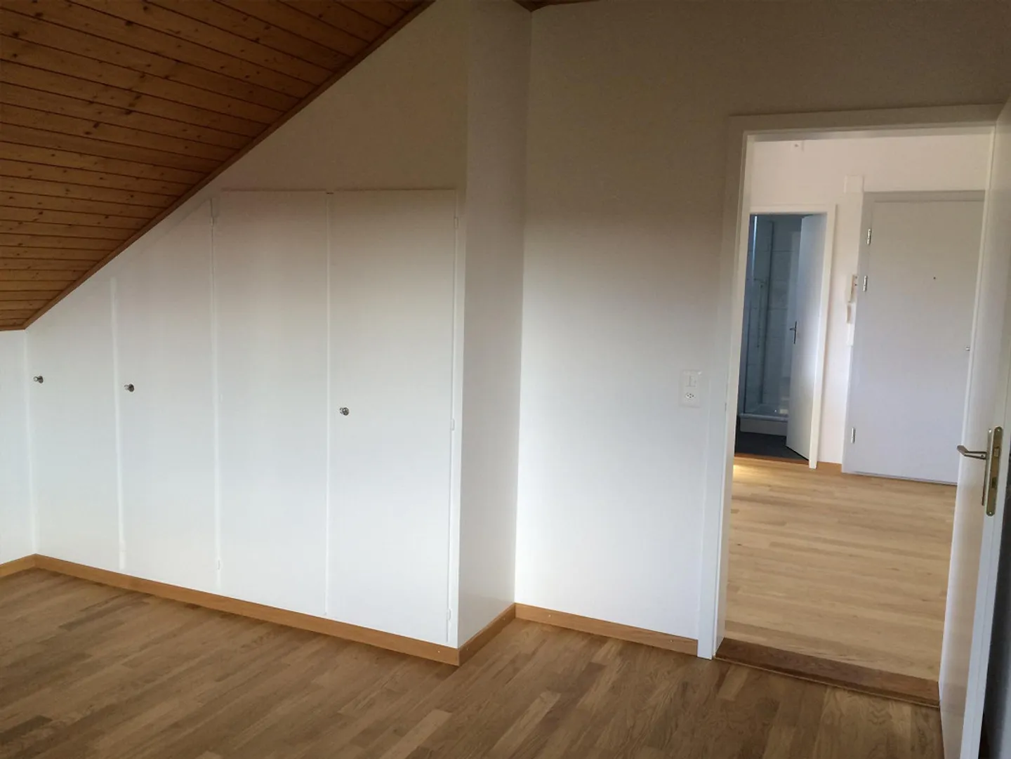 Appartement sous les toits lumineux - Photo 10 sur 11