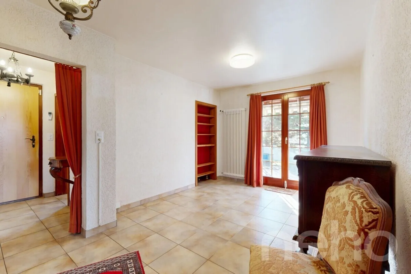 Helles Haus 5.5 Zimmer, großes Grundstück und Blick auf die Alpen - Foto 9 von 12