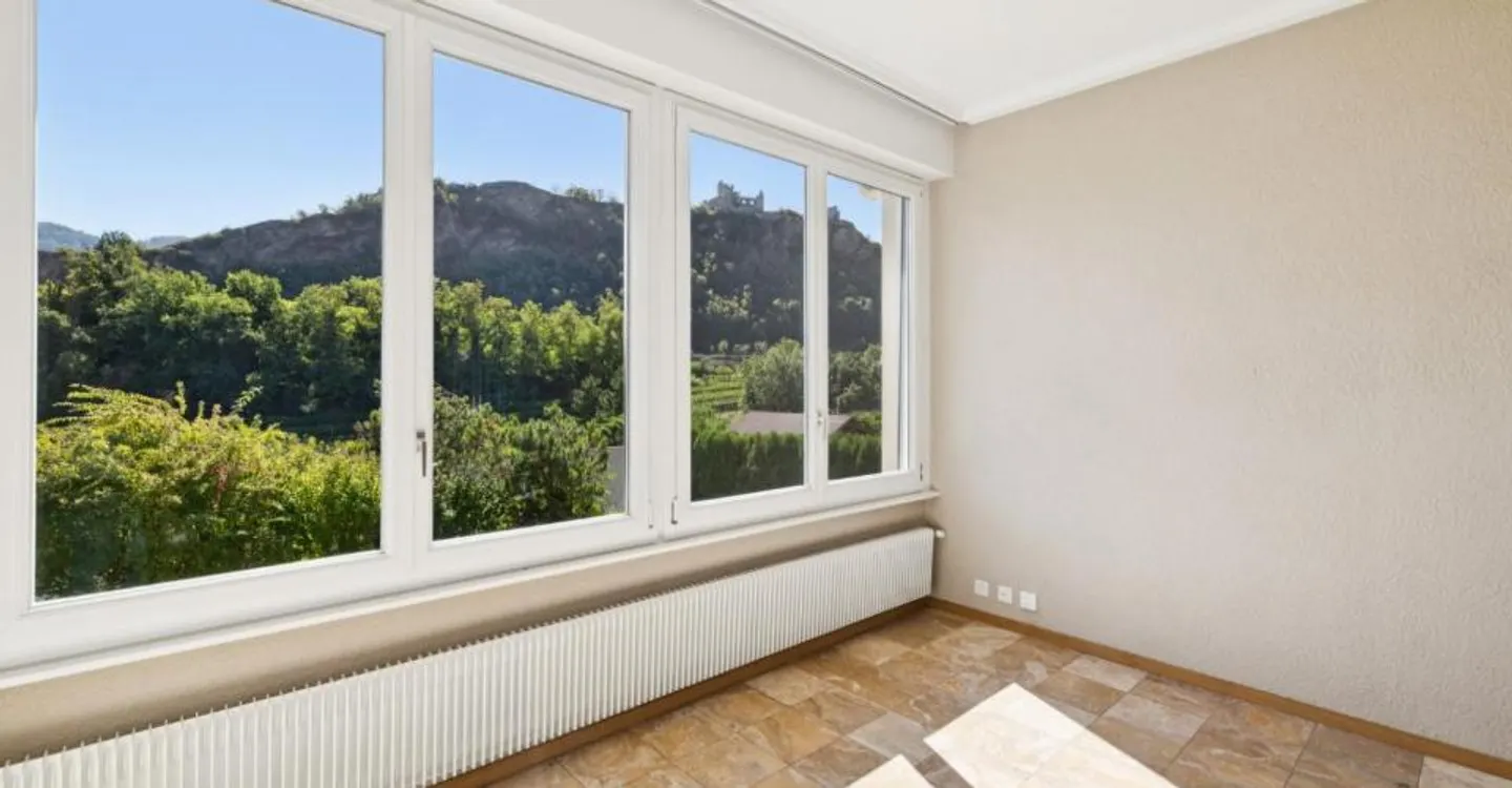 Magnifica proprietà con vista sul Castello di Tourbillon - Foto 4 di 12
