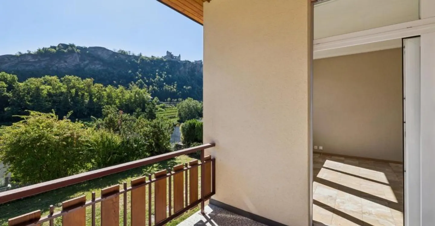 Magnifica proprietà con vista sul Castello di Tourbillon - Foto 6 di 12