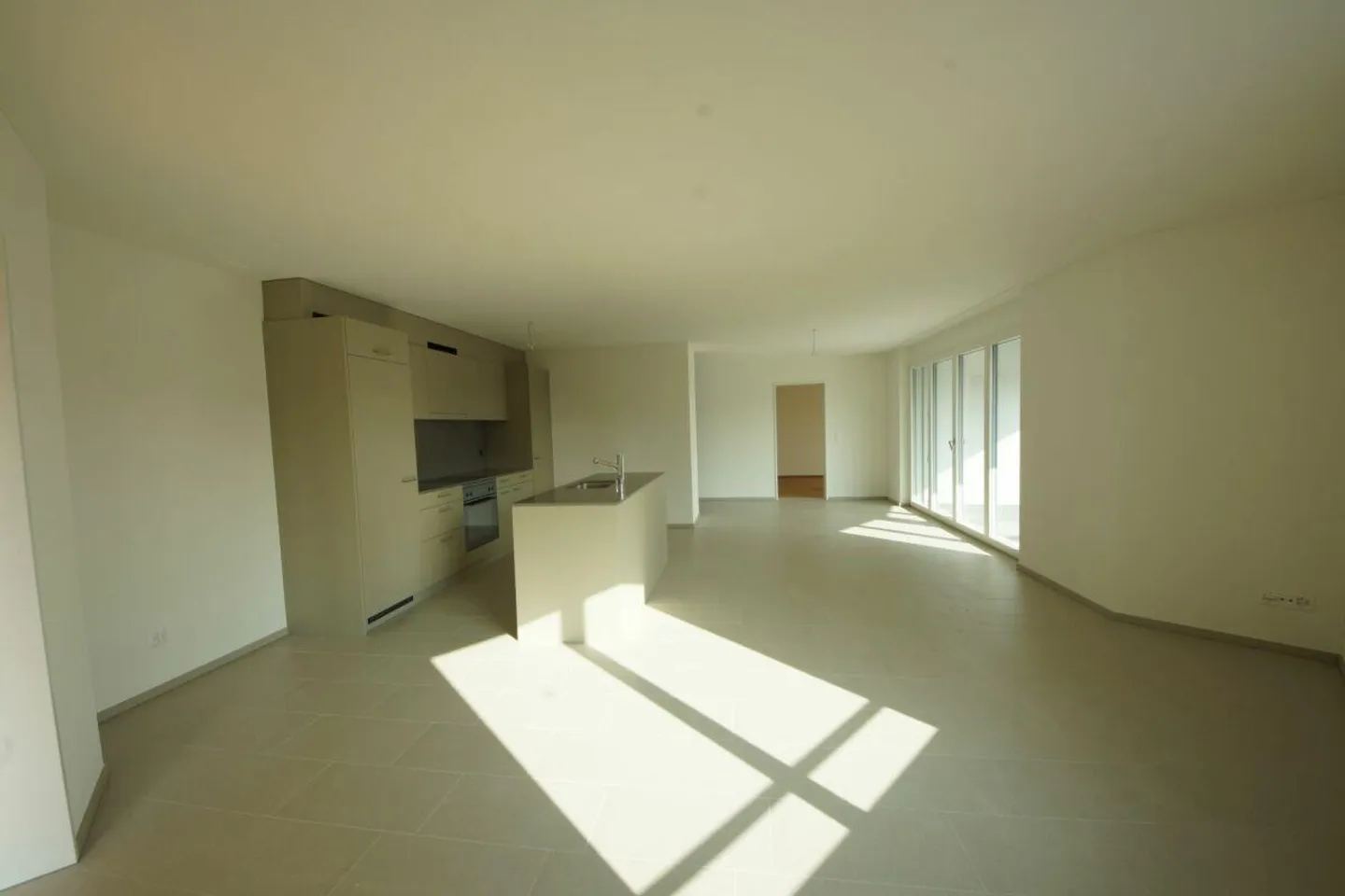 Appartement ensoleillé de 3,5 pièces au cœur d'Eschenbach - Photo 4 sur 8