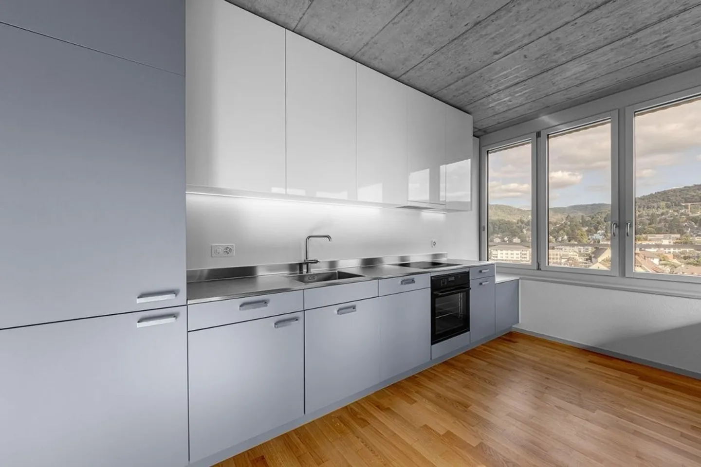 Appartement moderne de 3,5 pièces avec vue - Photo 1 sur 12