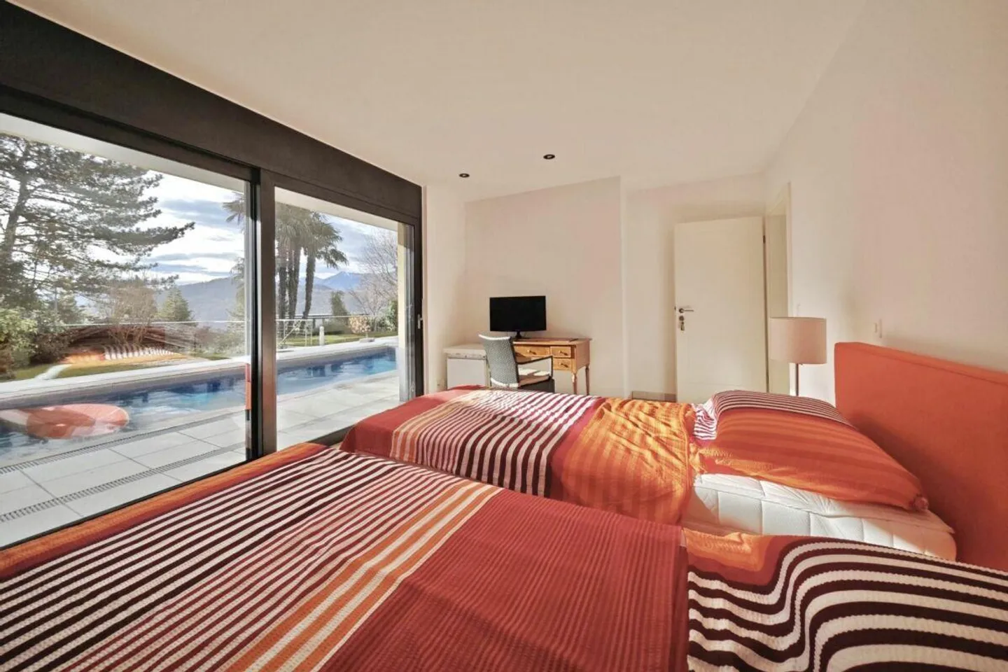 Lugano: Luxury Villa with Pool, Garden and Private Rustico - Photo 10 of 17
