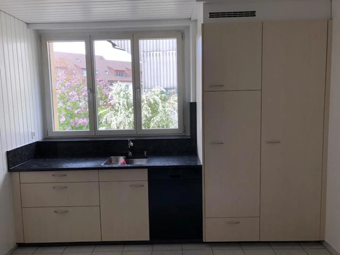 Freistehendes Haus mit sonnigem Garten - Foto 8 von 20