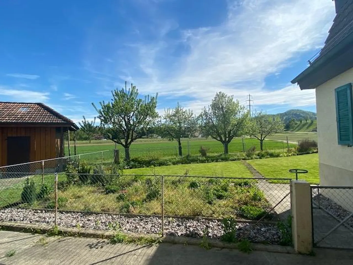 Freistehendes Haus mit sonnigem Garten - Foto 3 von 20