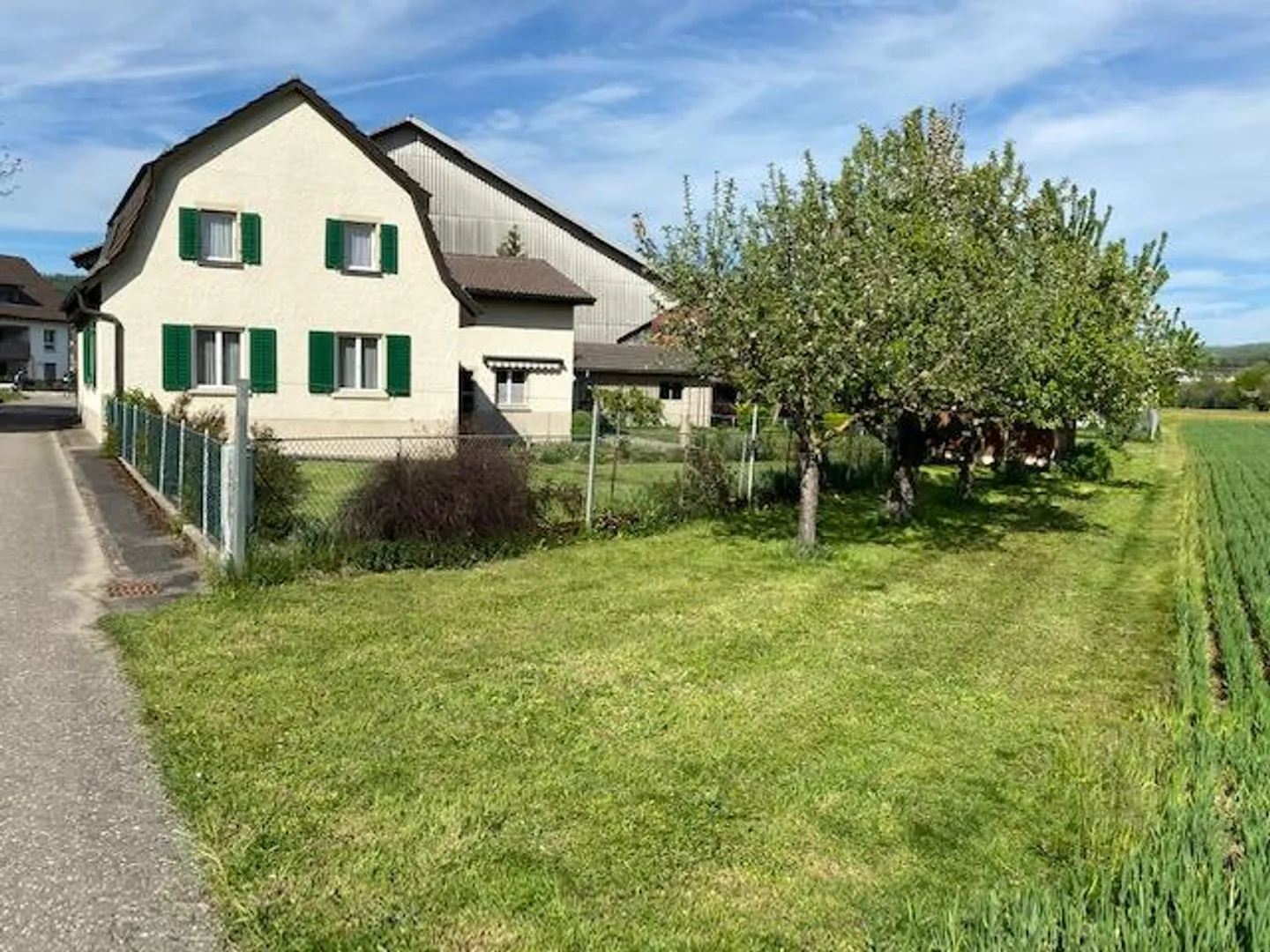 Freistehendes Haus mit sonnigem Garten - Foto 4 von 20