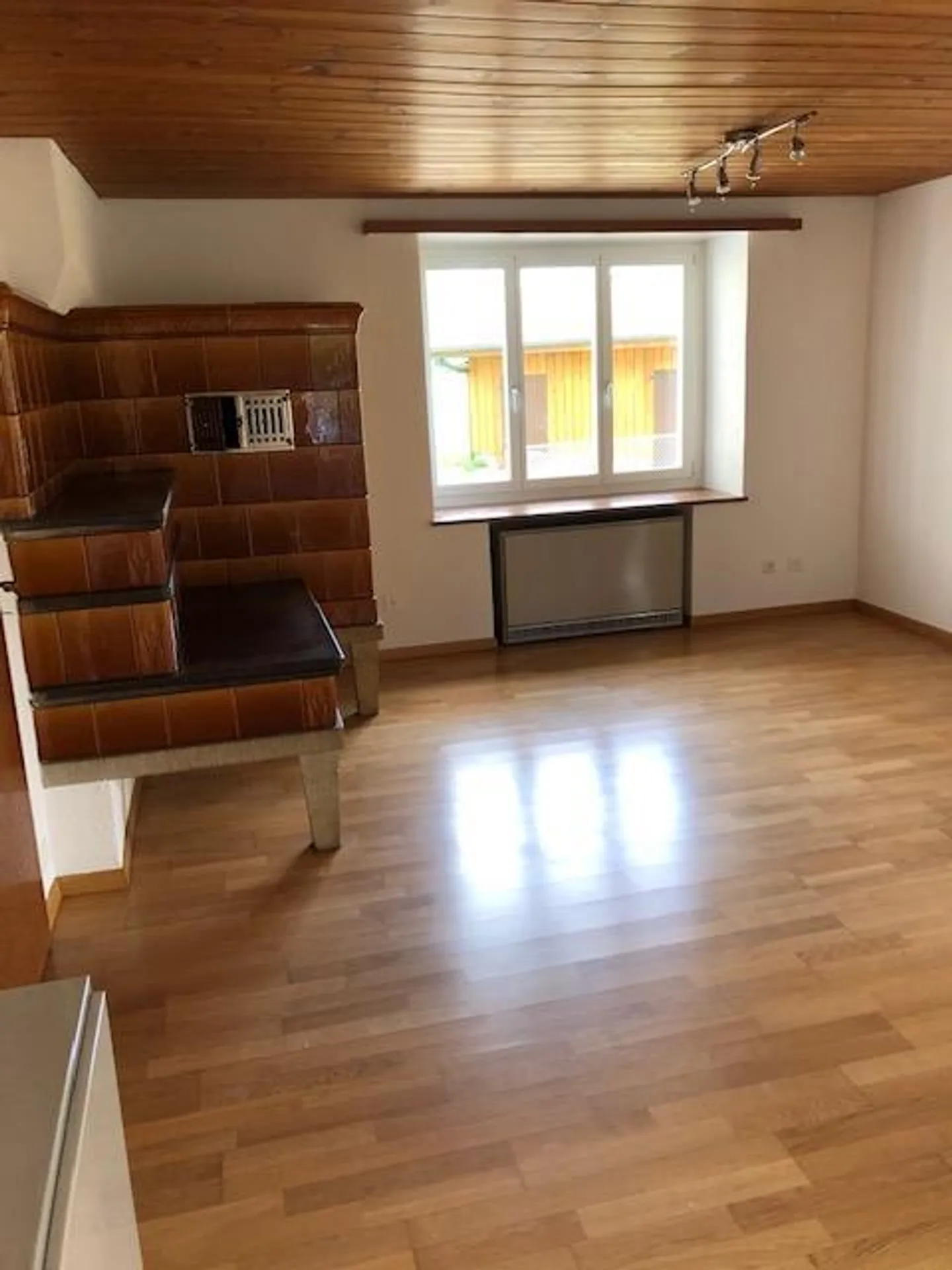 Freistehendes Haus mit sonnigem Garten - Foto 6 von 20