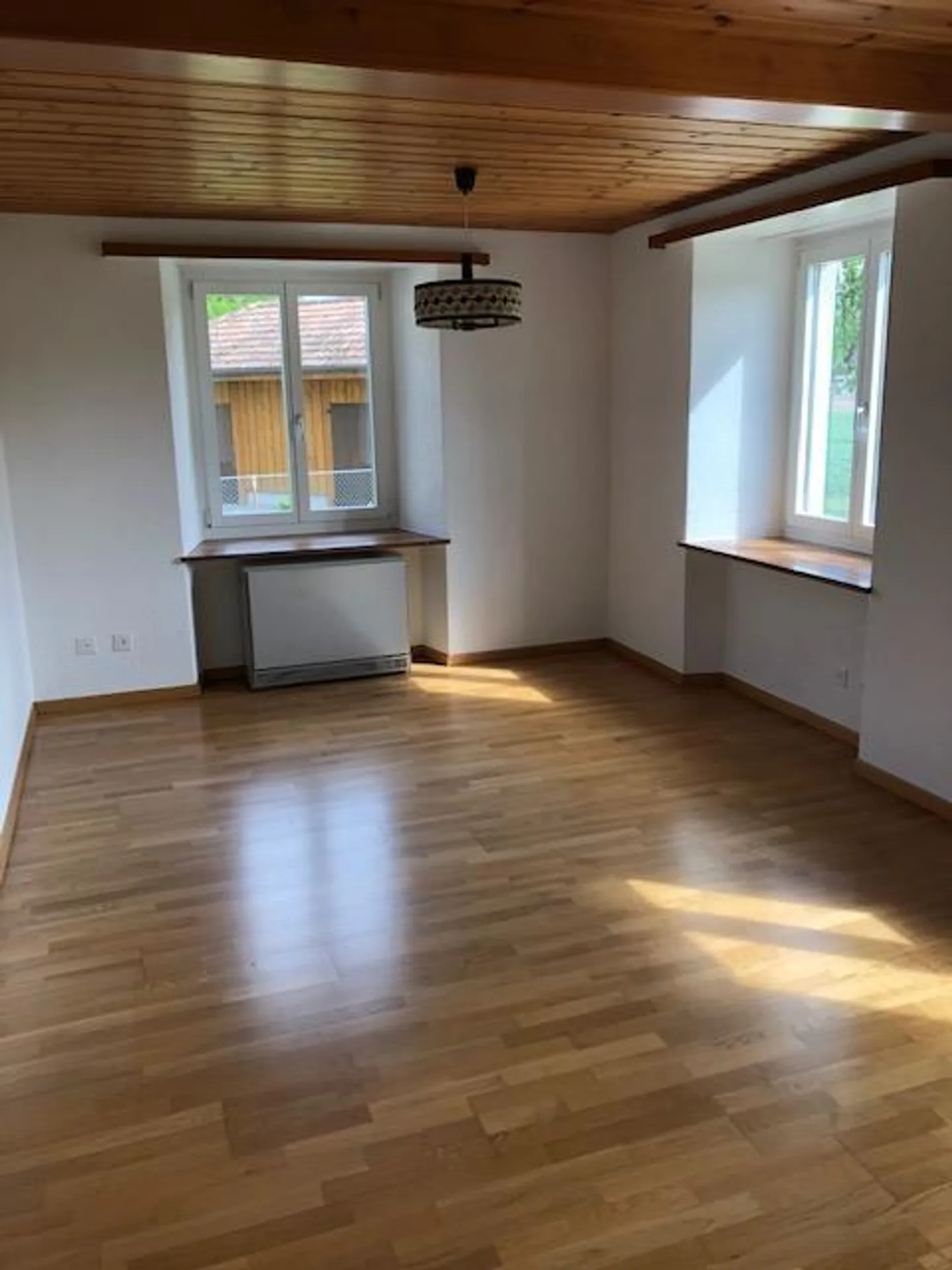 Freistehendes Haus mit sonnigem Garten - Foto 7 von 20