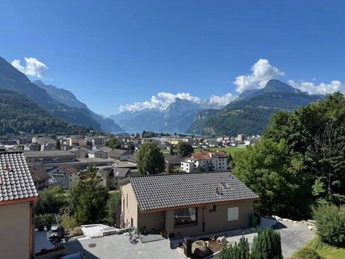 Quiet 4 1/2-room apartment with lake view - Shared use of indoor pool - Photo 3 of 18