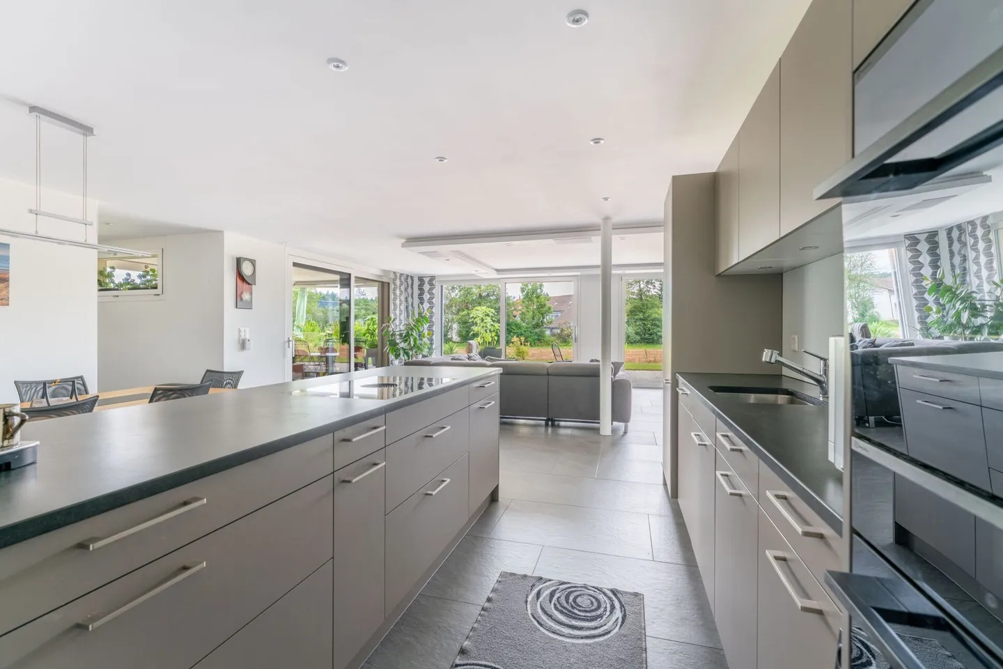 Feudali 4 ½-Stanza Appartamento con Terrazza e Giardino - Foto 5 di 12