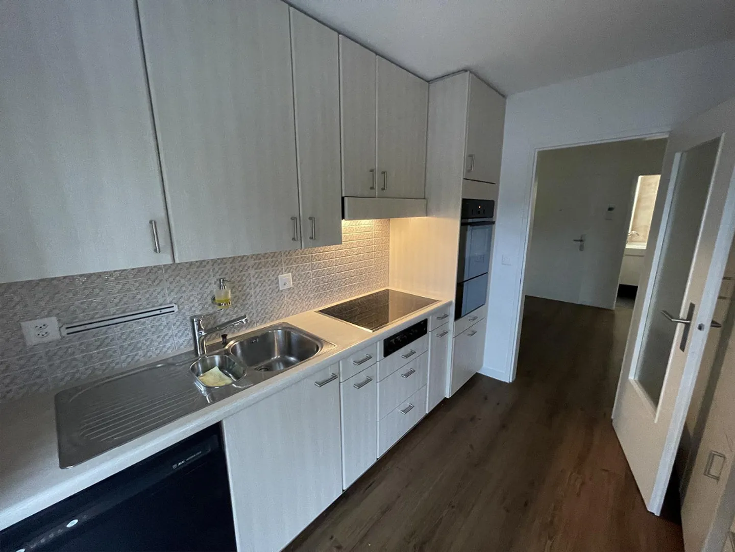 Quiet 4 1/2-room apartment with lake view - Shared use of indoor pool - Photo 5 of 18