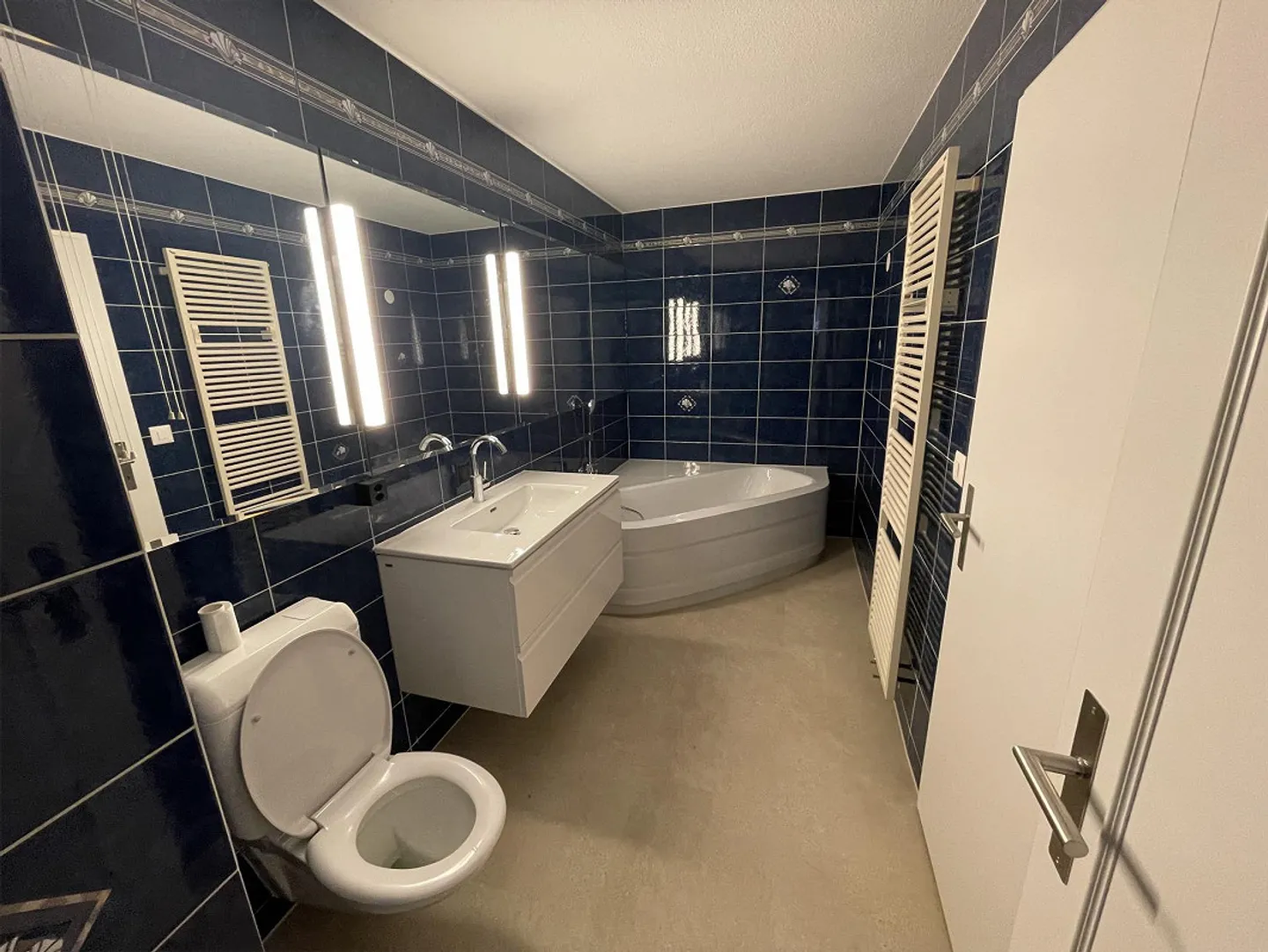 Quiet 4 1/2-room apartment with lake view - Shared use of indoor pool - Photo 9 of 18