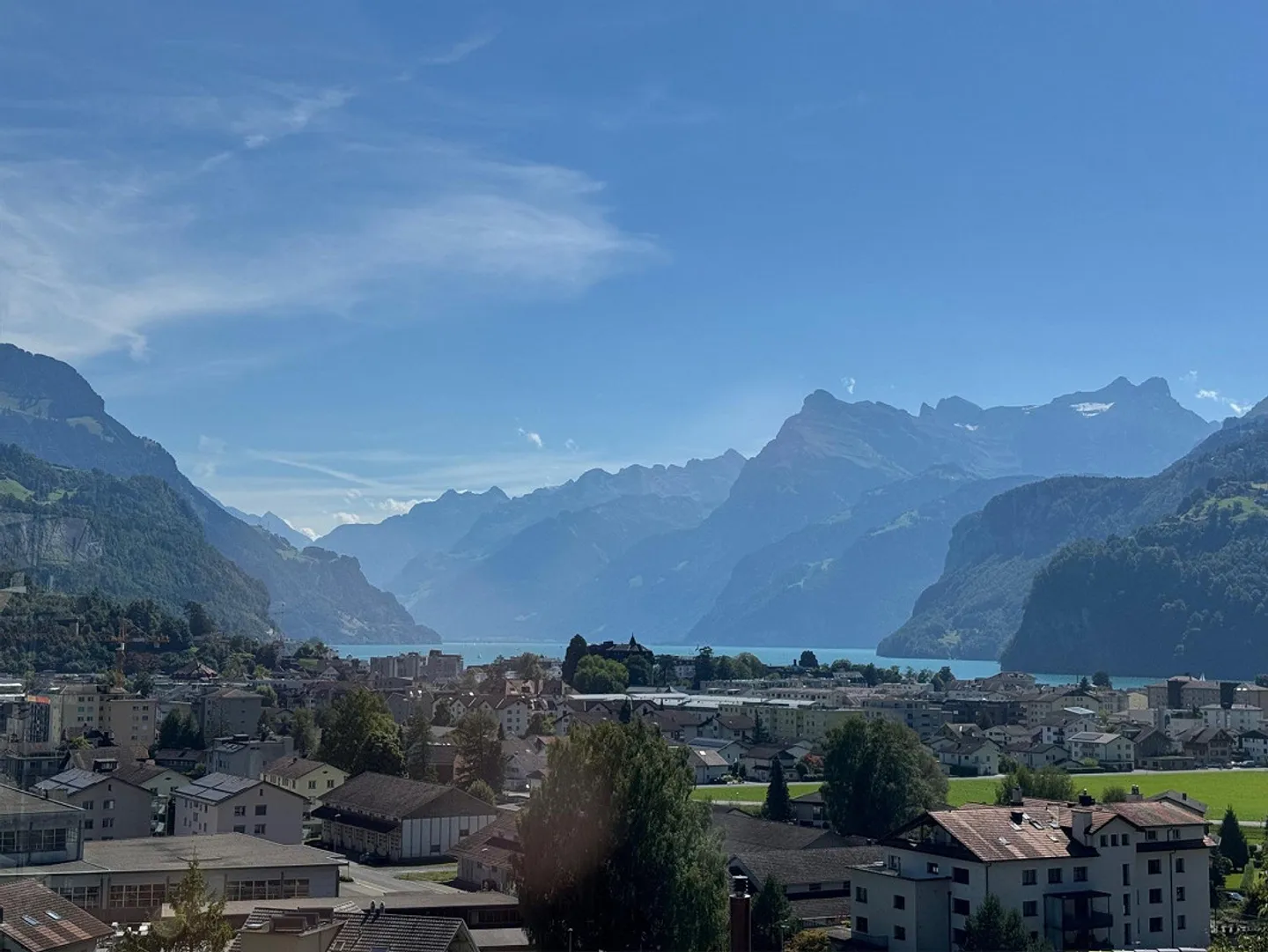 Quiet 4 1/2-room apartment with lake view - Shared use of indoor pool - Photo 1 of 18