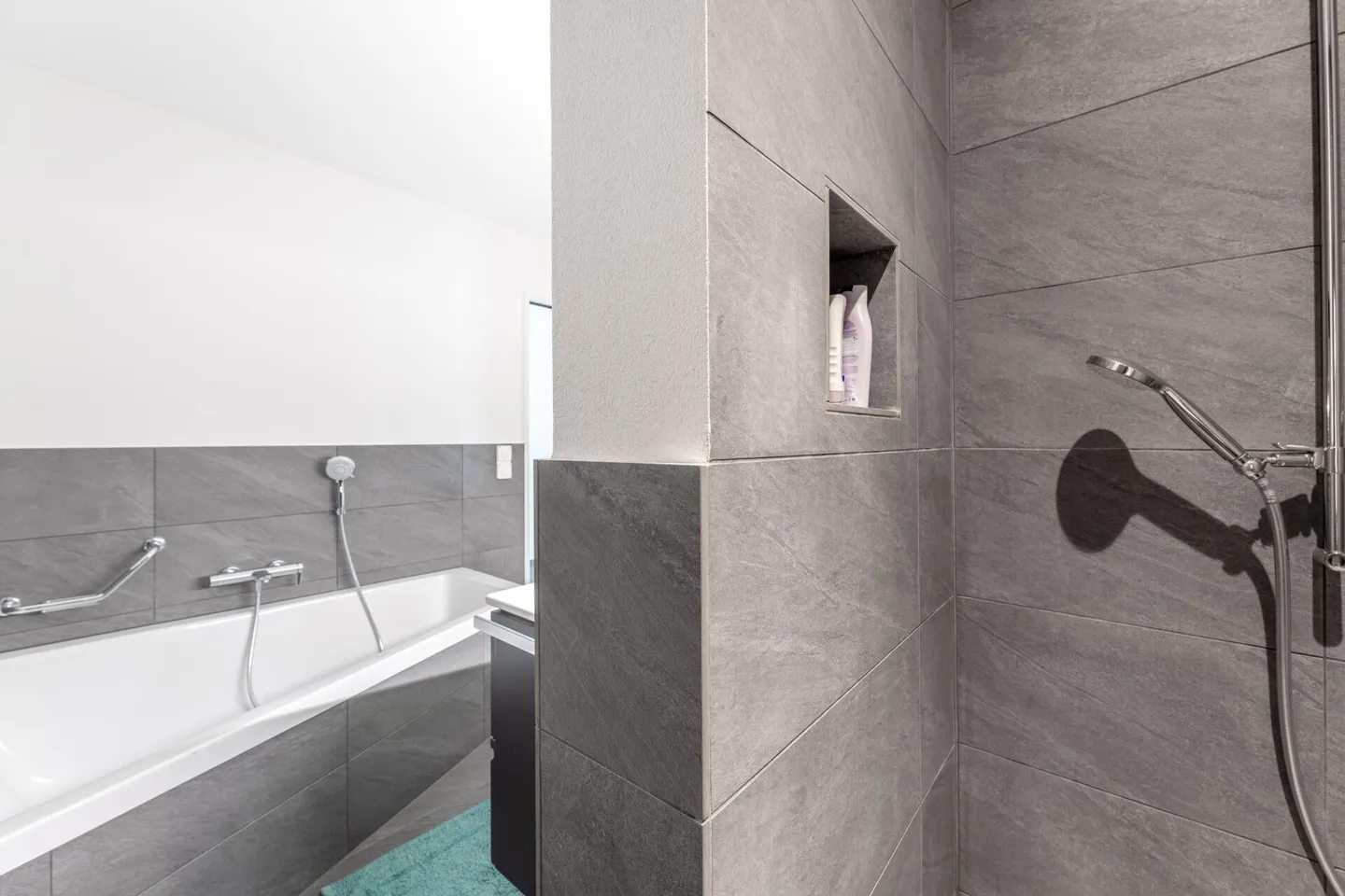 Feudali 4 ½-Stanza Appartamento con Terrazza e Giardino - Foto 9 di 12