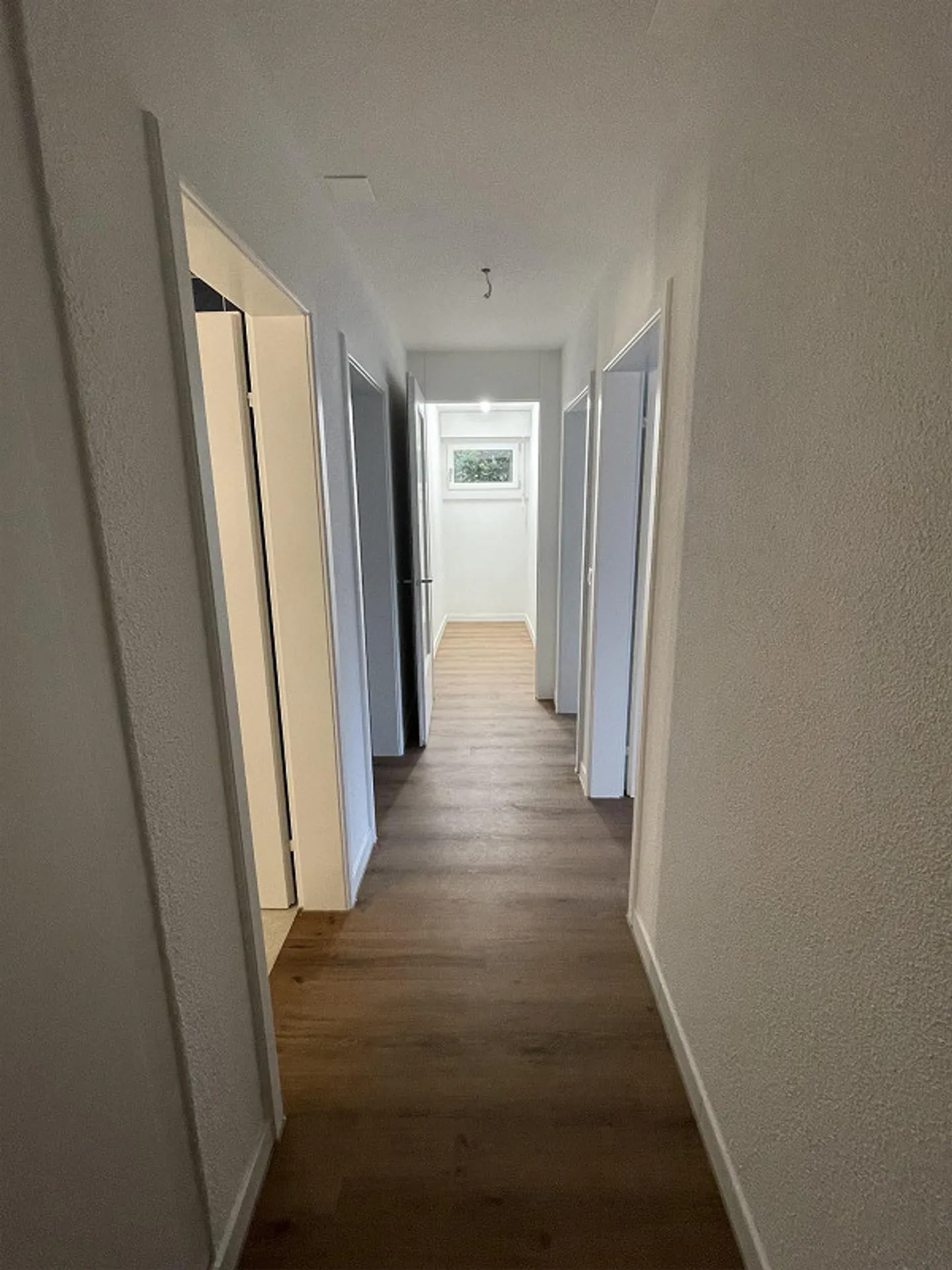 Quiet 4 1/2-room apartment with lake view - Shared use of indoor pool - Photo 14 of 18