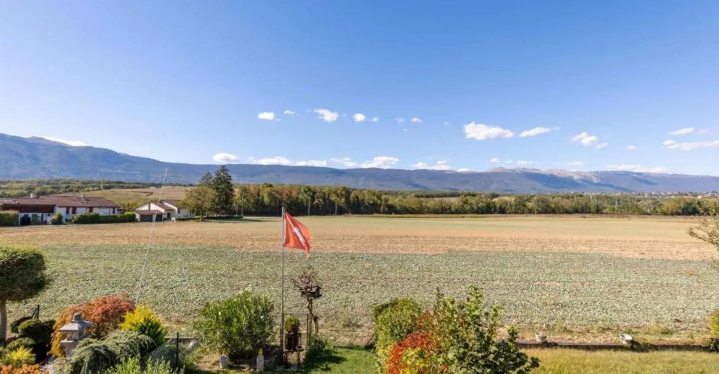 Renovated duplex facing the fields in Chancy - Photo 2 of 12