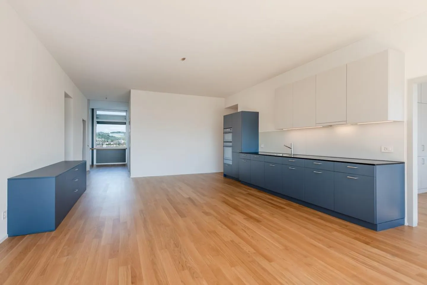 FIRST USE - Living with a View in Hochhuus Bern - Photo 3 of 12