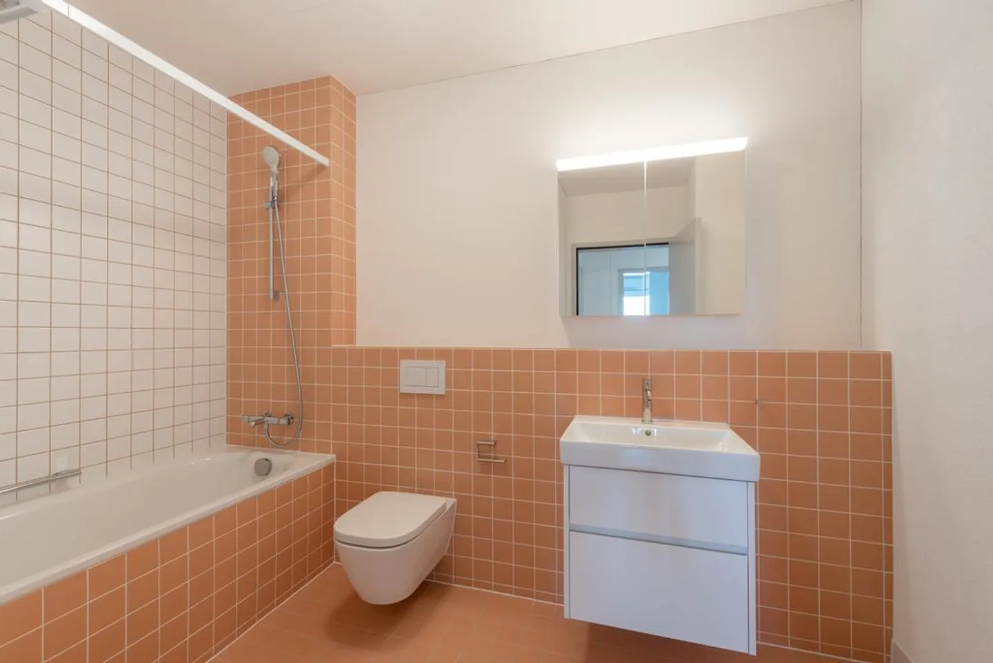 FIRST USE - Living with a View in Hochhuus Bern - Photo 6 of 12
