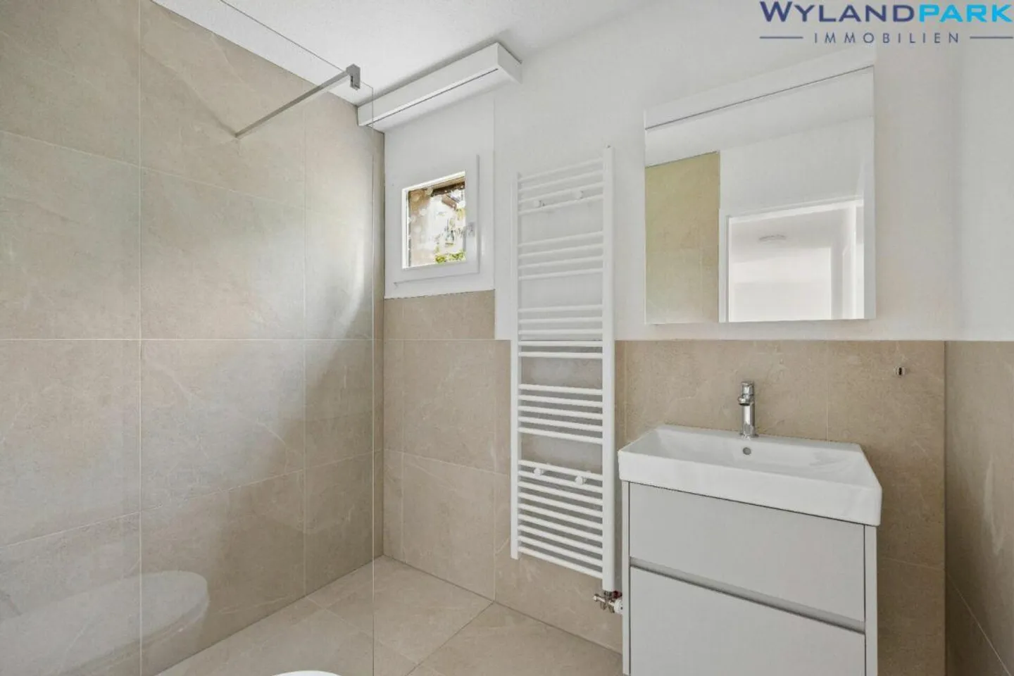 Renovierte Wohnung mit grossem Balkon - Foto 8 von 24