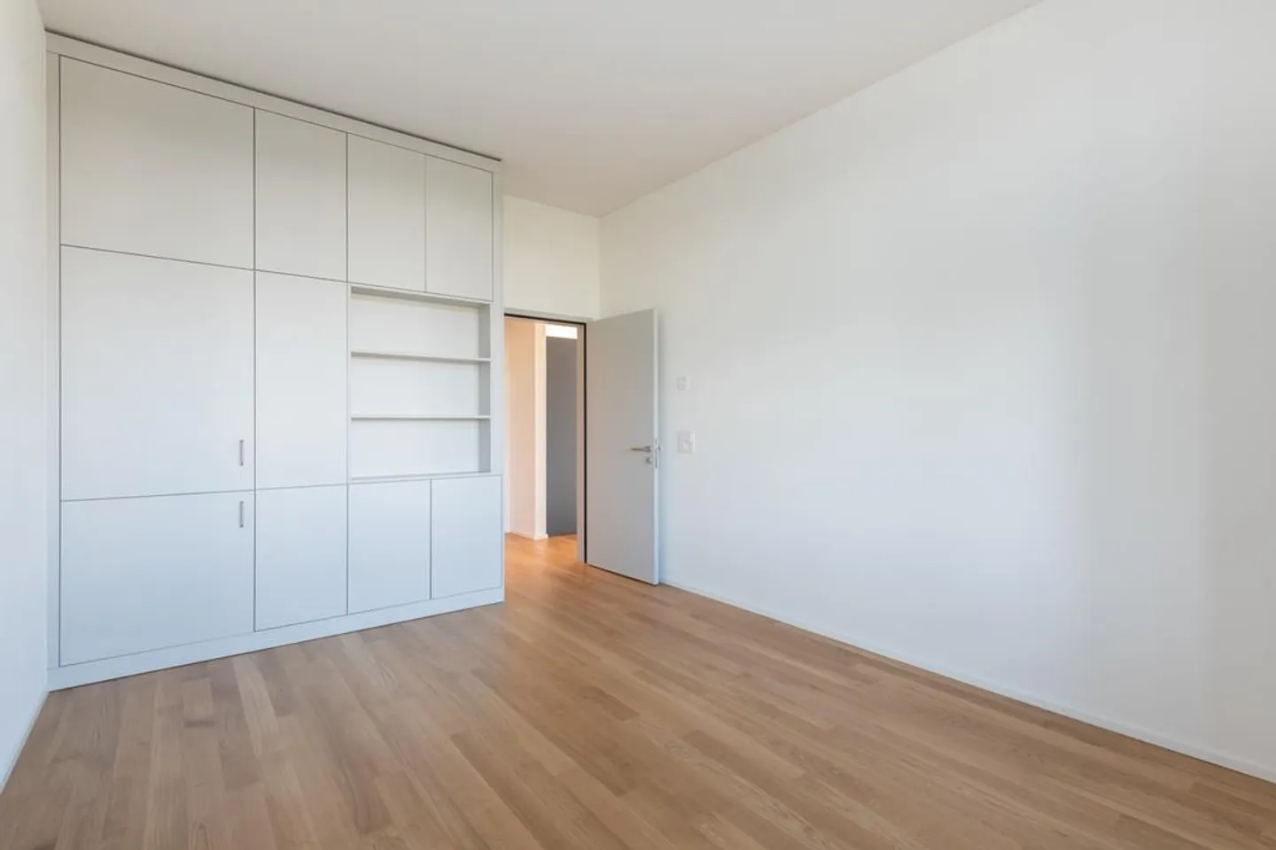 FIRST USE - Living with a View in Hochhuus Bern - Photo 8 of 12