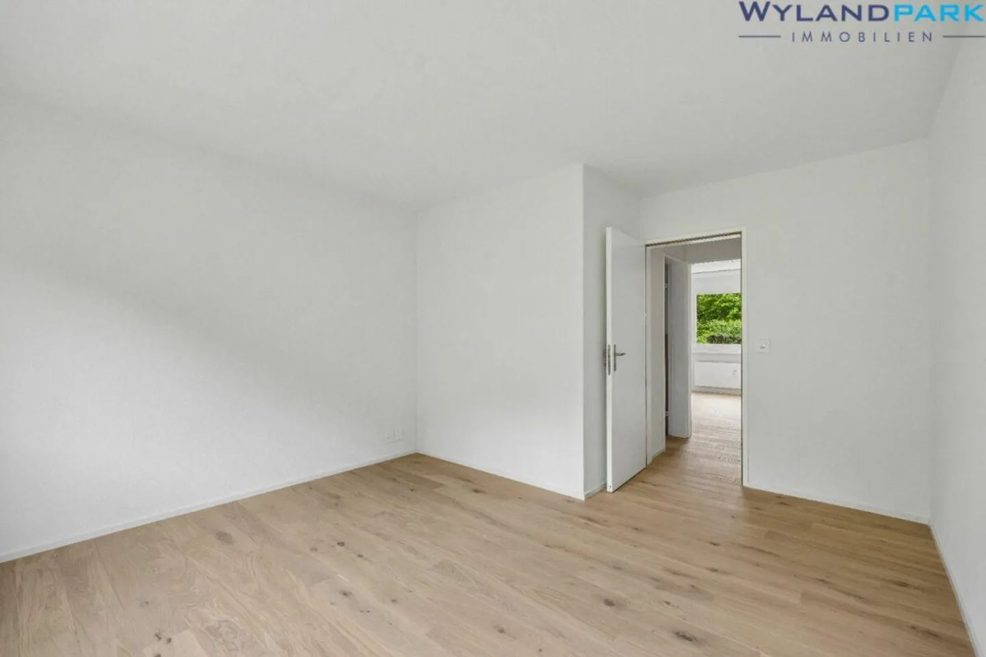 Renovierte Wohnung mit grossem Balkon - Foto 12 von 24