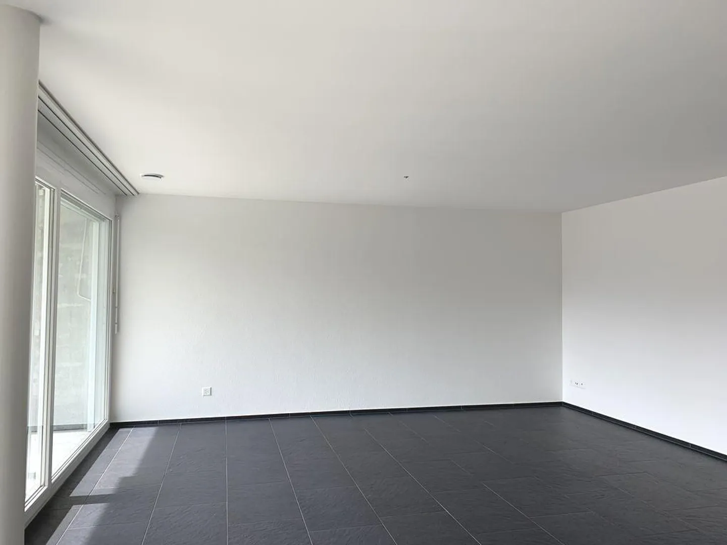 Appartement lumineux de 3,5 pièces avec balcon dans un emplacement calme à Kreuzlingen - Photo 4 sur 13