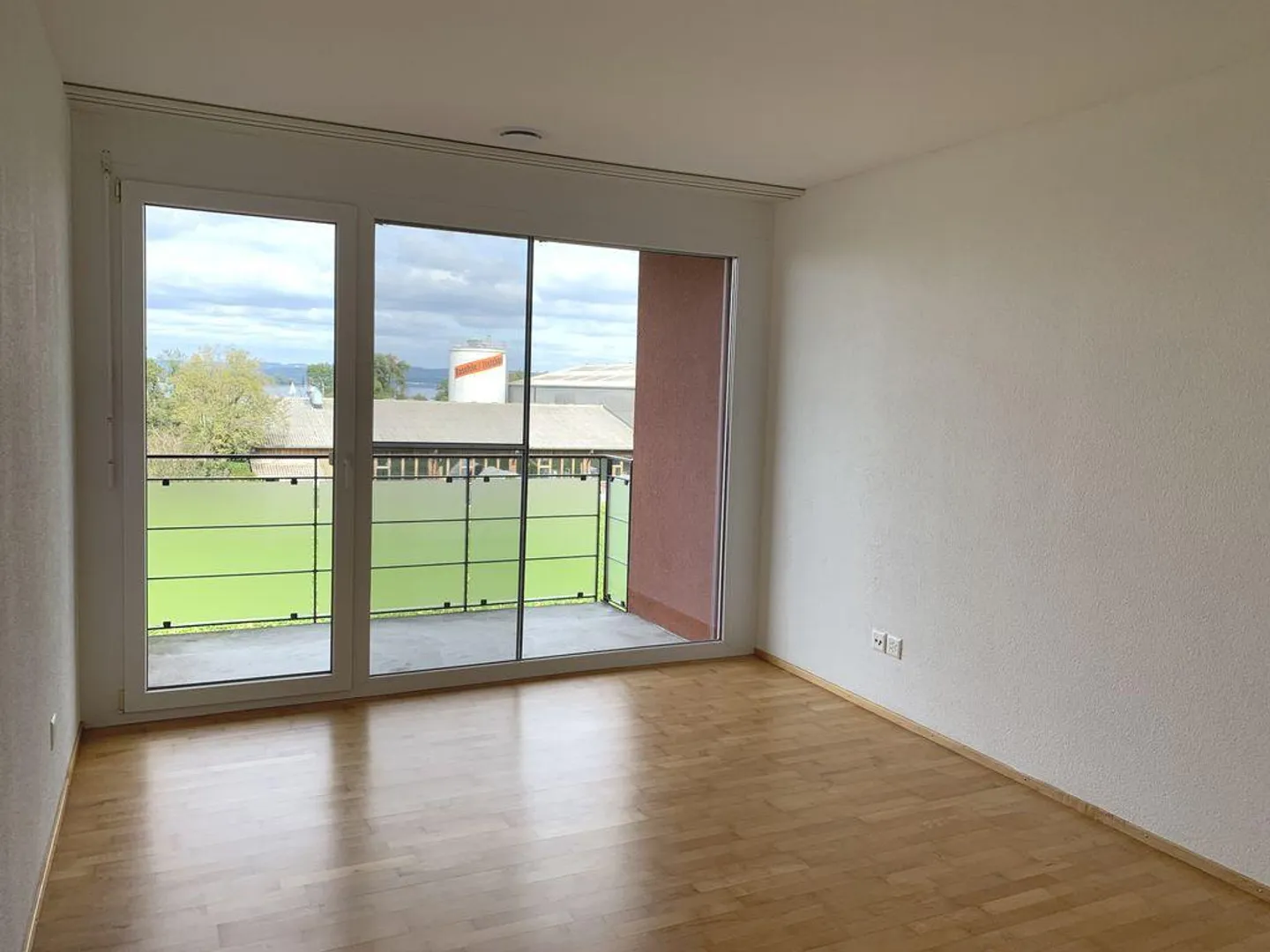 Appartement lumineux de 3,5 pièces avec balcon dans un emplacement calme à Kreuzlingen - Photo 5 sur 13