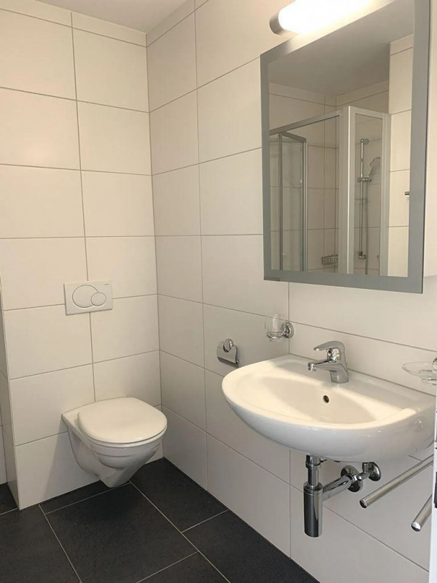 Appartement lumineux de 3,5 pièces avec balcon dans un emplacement calme à Kreuzlingen - Photo 8 sur 13