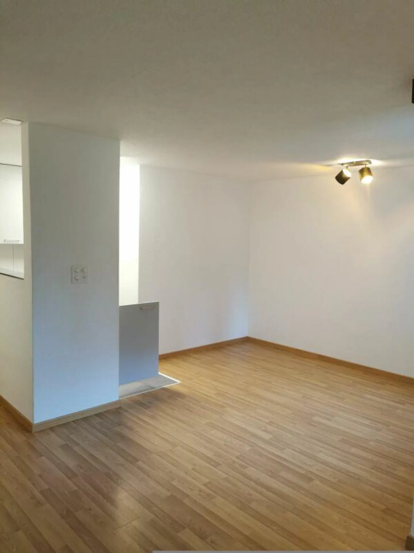 Votre appartement, votre balcon, votre nouvelle cuisine - votre nouveau chez-vous ! - Photo 2 sur 9