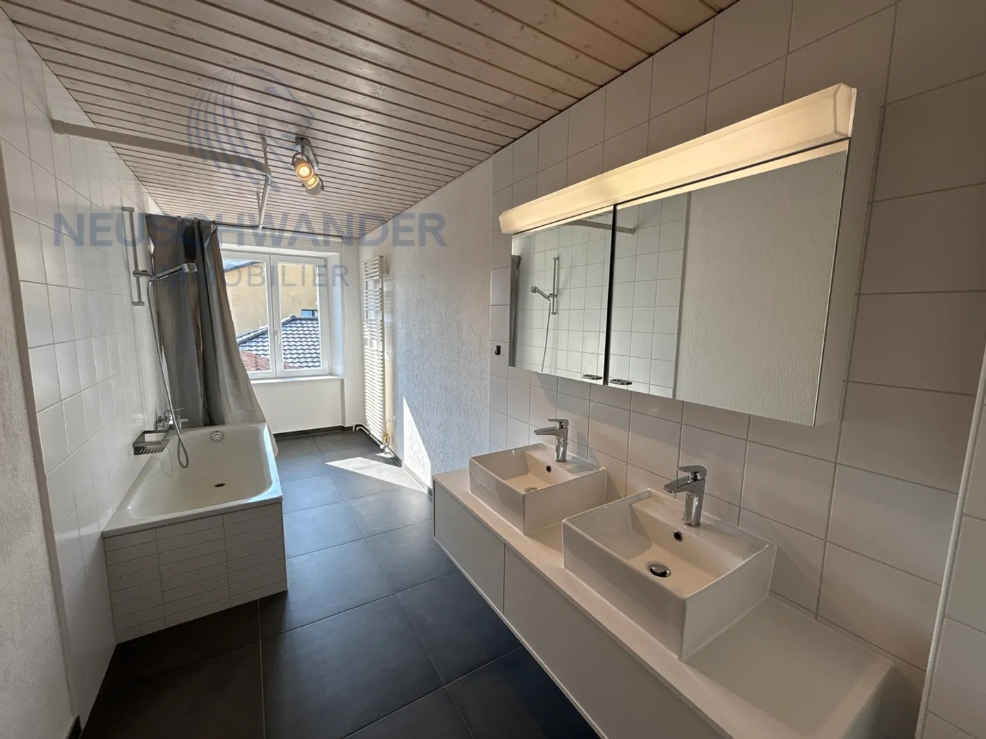 Apartment for rent - Photo 3 of 12