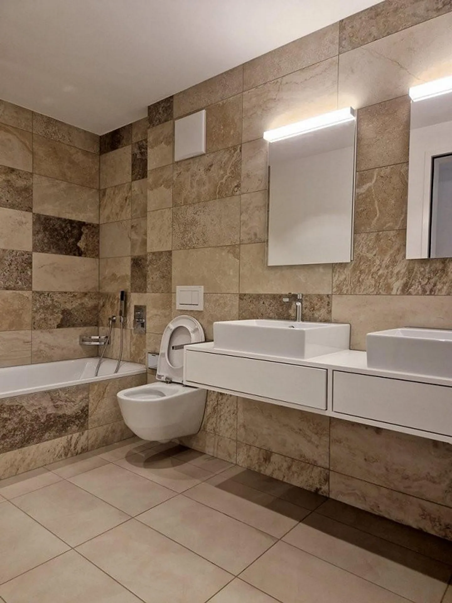 Modern Attic Apartment in Igis - Photo 5 of 8