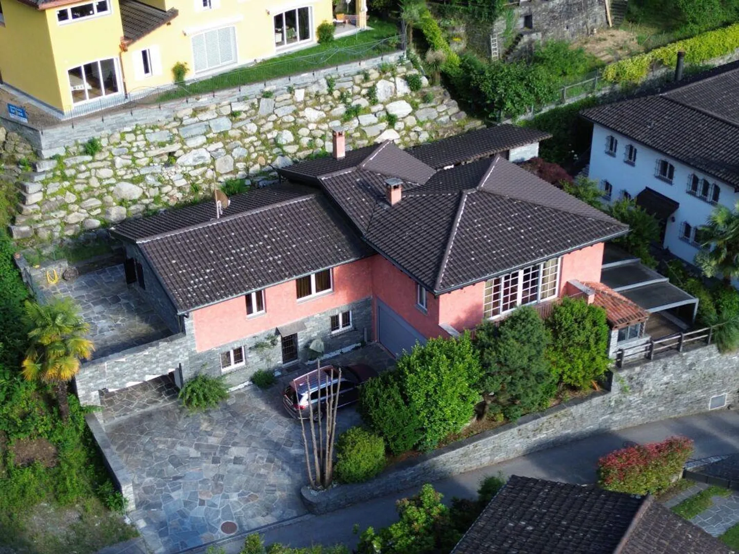 EXCLUSIVE VILLA AMONG NATURE, LUXURY AND BREATHTAKING PANORAMA - Photo 2 of 13