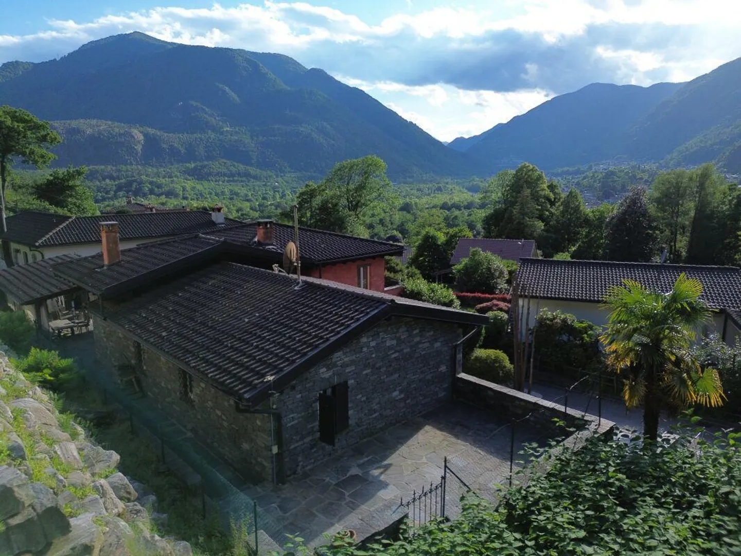 EXCLUSIVE VILLA AMONG NATURE, LUXURY AND BREATHTAKING PANORAMA - Photo 3 of 13