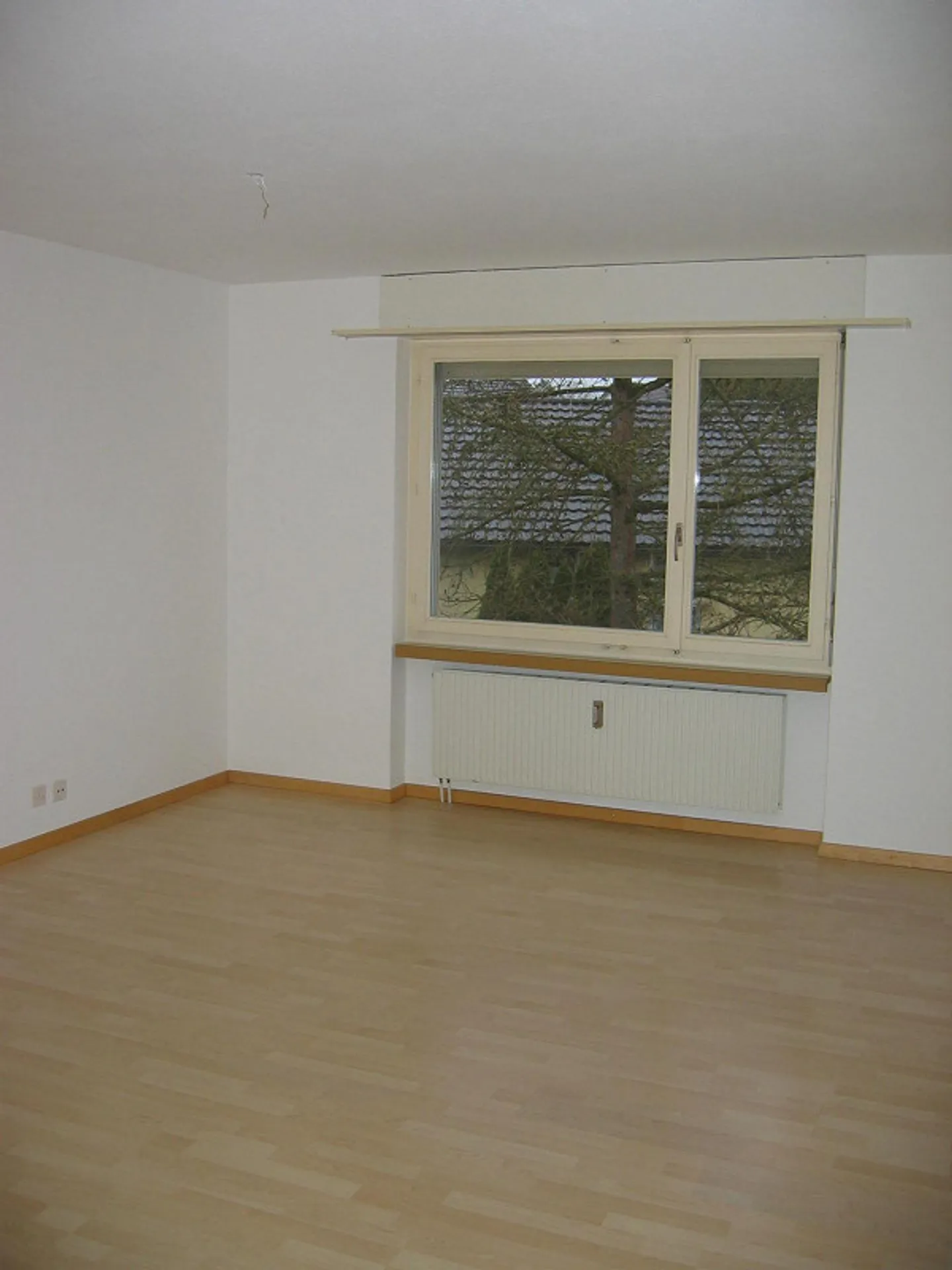 Cozy 4-room apartment with beautiful garden share - Photo 6 of 10