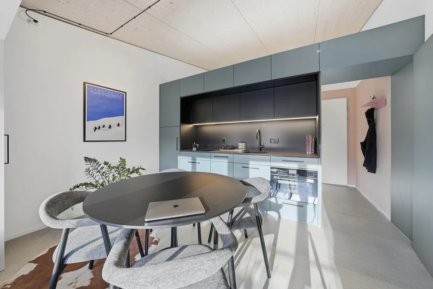 Furnished Design Studio with Sauna, Guest Room & Mobility Car - Photo 5 of 18