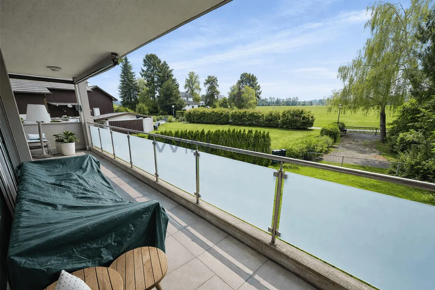 Charmante maison au bord du lac - Photo 7 sur 8