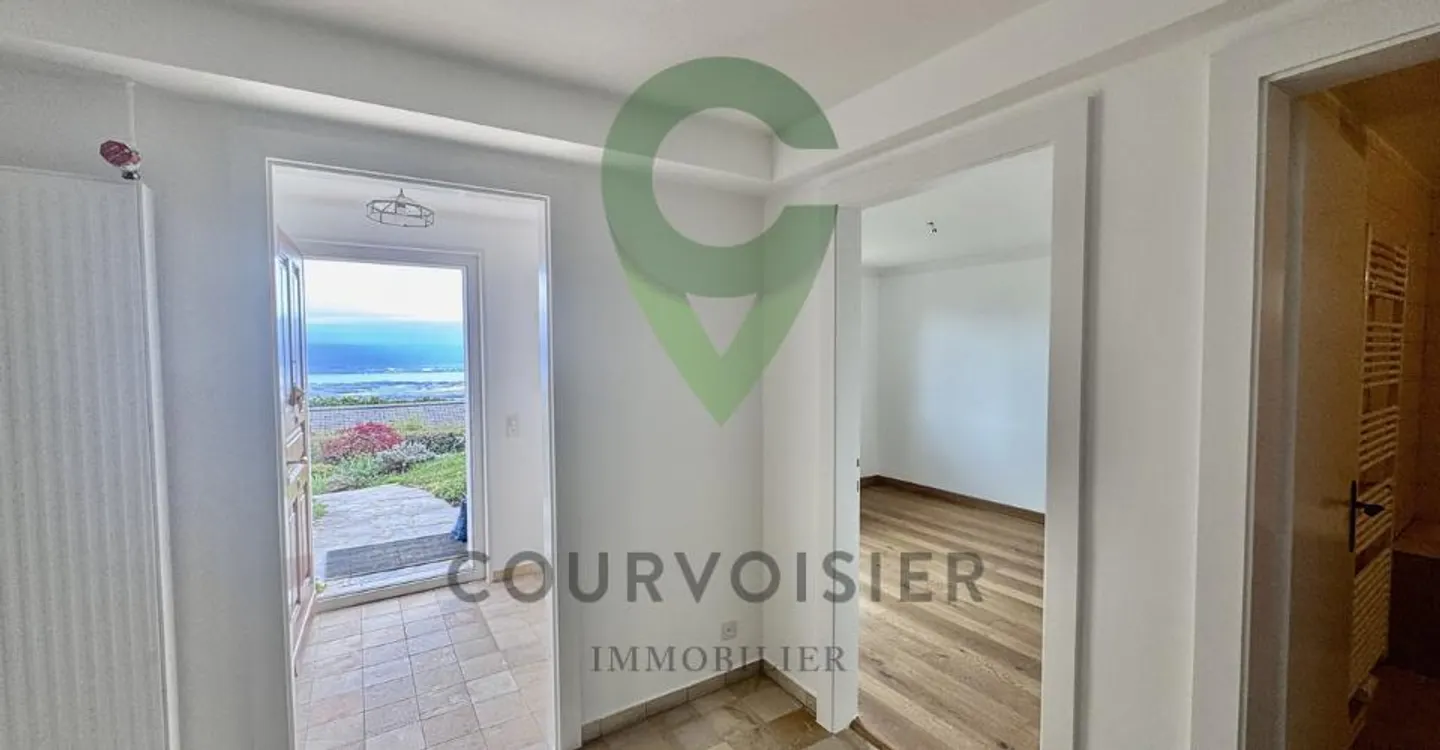Casa indipendente di 6,5 con vista mozzafiato vicino a Begnins - Foto 5 di 13