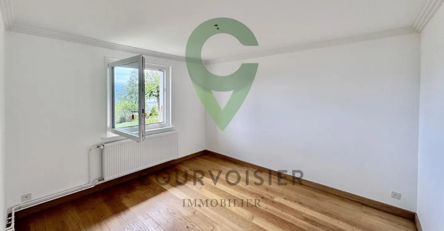 Casa indipendente di 6,5 con vista mozzafiato vicino a Begnins - Foto 8 di 13