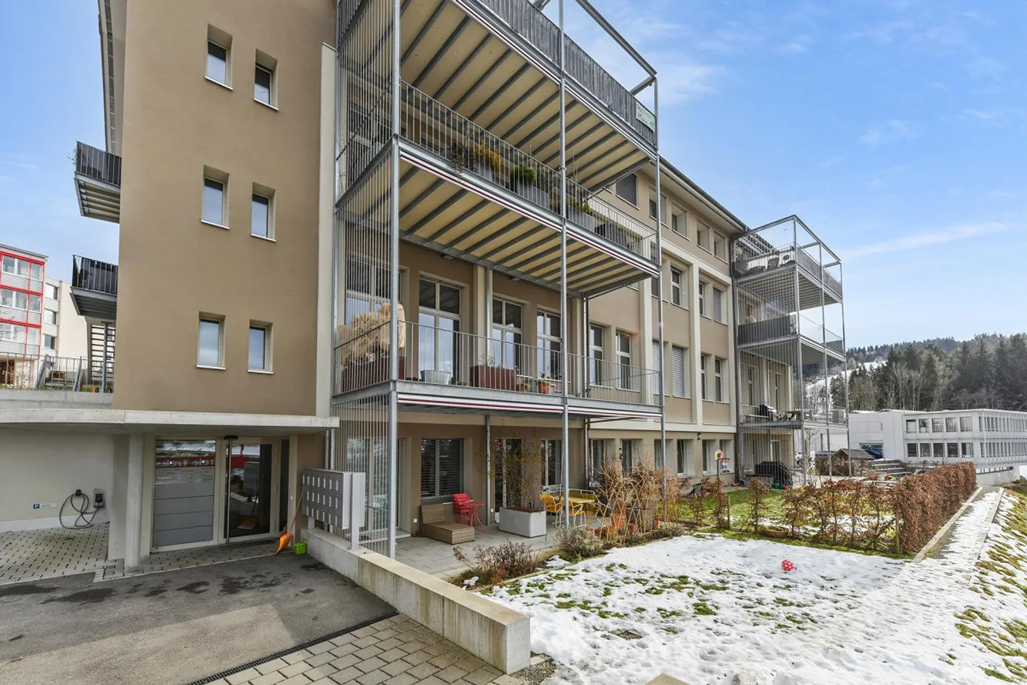 Furnished Design Studio with Sauna, Guest Room & Mobility Car - Photo 17 of 18