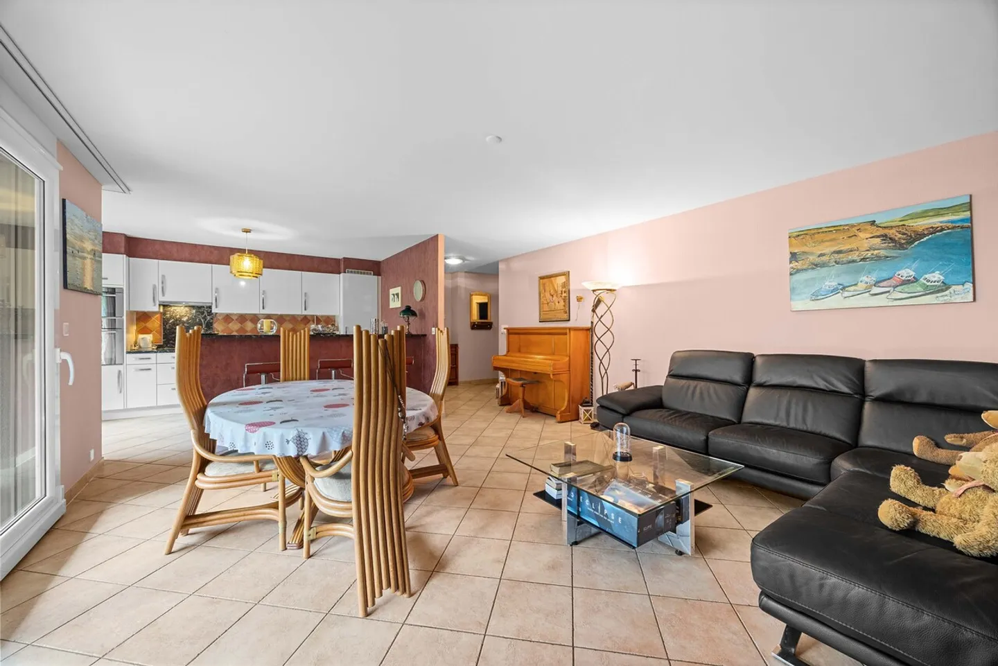 Appartement lumineux avec jardin - Photo 3 sur 10