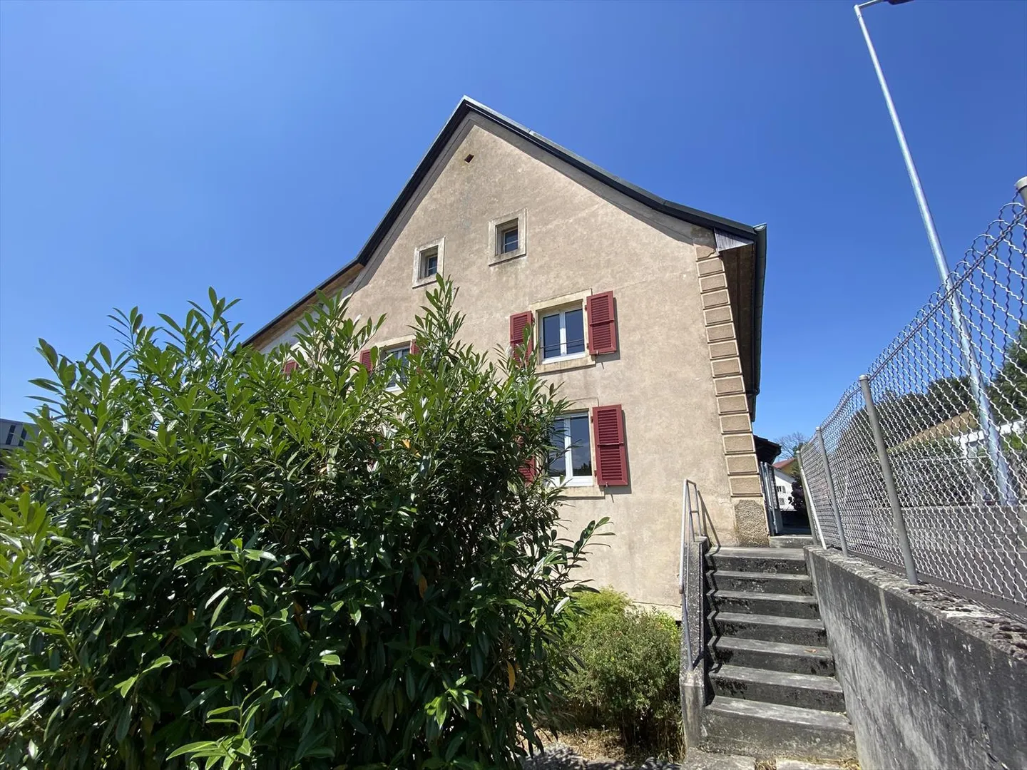 Edificio residenziale - Foto 1 di 13