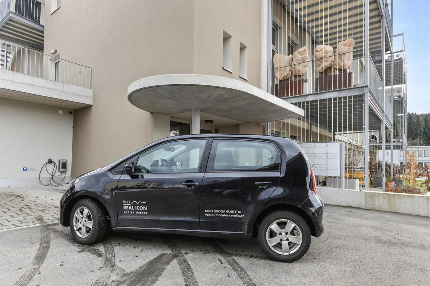 Furnished Design Studio with Sauna, Guest Room & Mobility Car - Photo 18 of 18