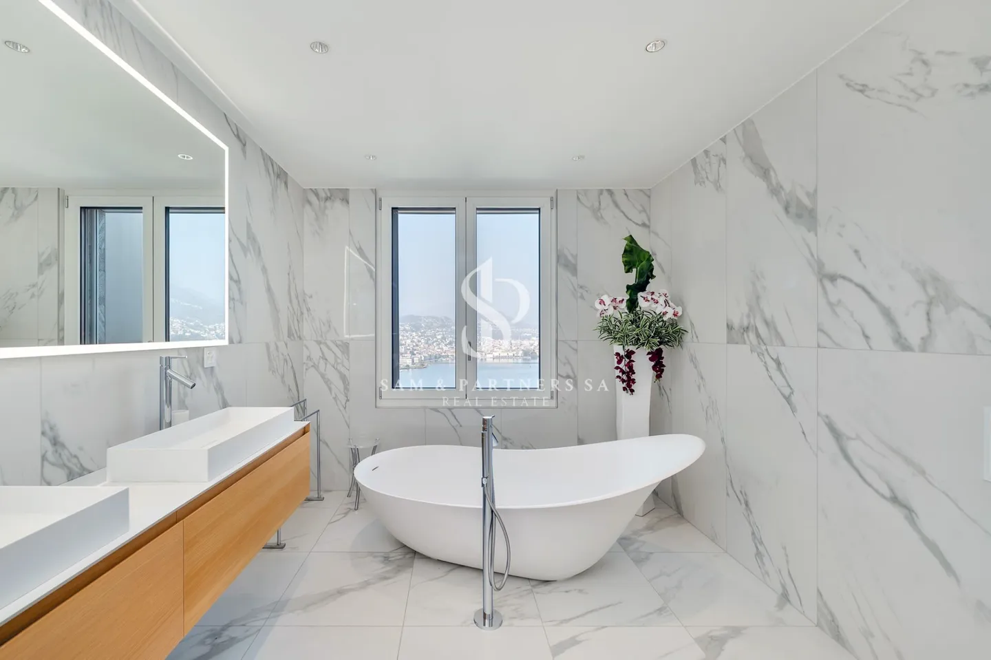 Penthouse di Lusso con Vista Lago - Foto 10 di 17