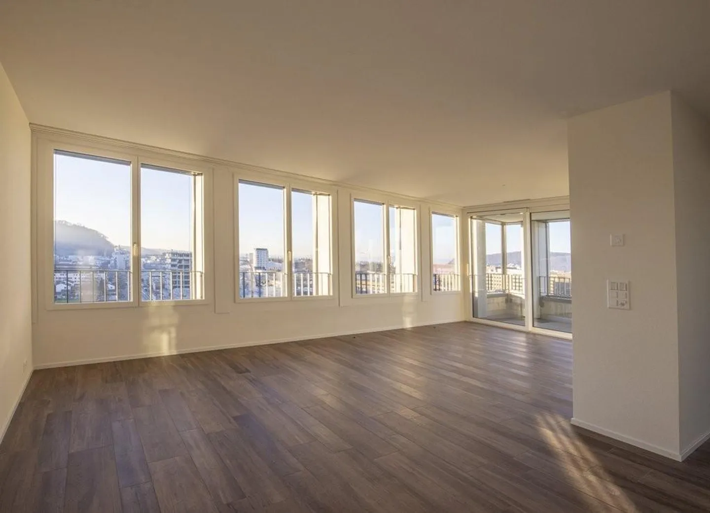 Modern apartment with its own laundry room in the village center of Pratteln - Photo 3 of 9