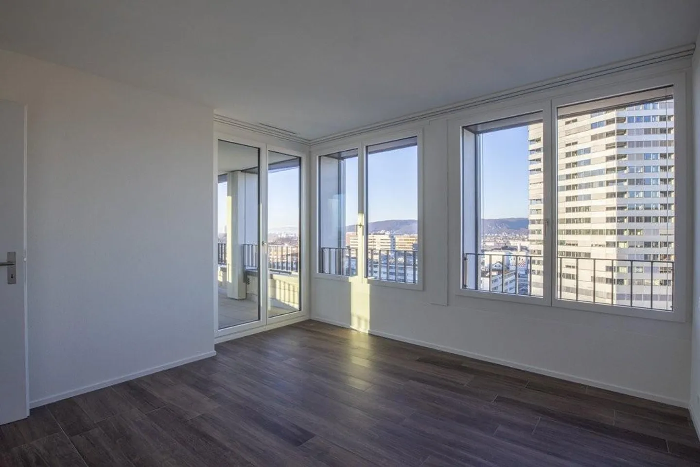 Modern apartment with its own laundry room in the village center of Pratteln - Photo 6 of 9