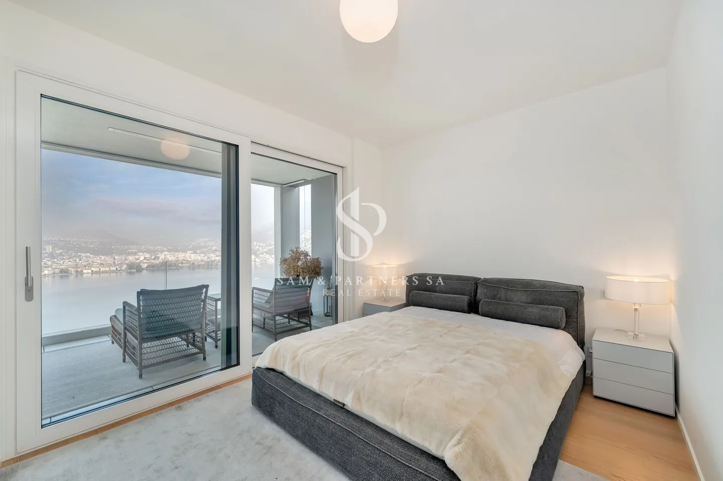 Penthouse di Lusso con Vista Lago - Foto 12 di 17