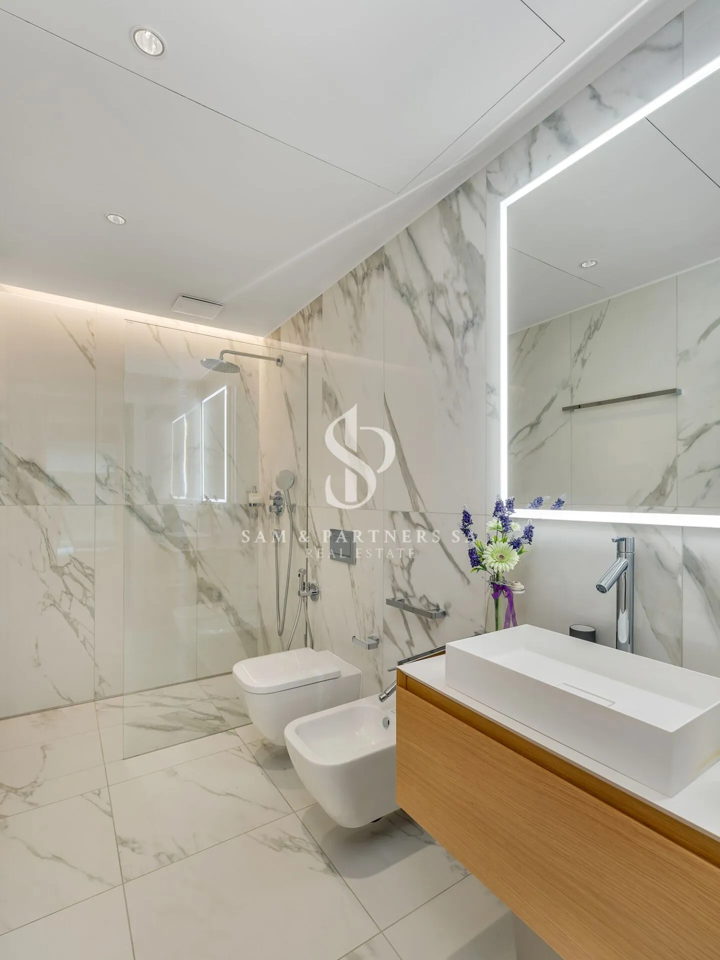 Penthouse di Lusso con Vista Lago - Foto 15 di 17